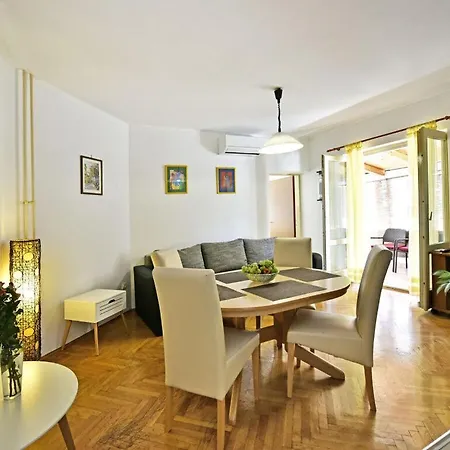 Prodan Apartment